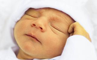 Желтушка у новорожденных: причины, лечение, последствия
